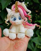 Jednorog-sa-pozlacenom-grivom